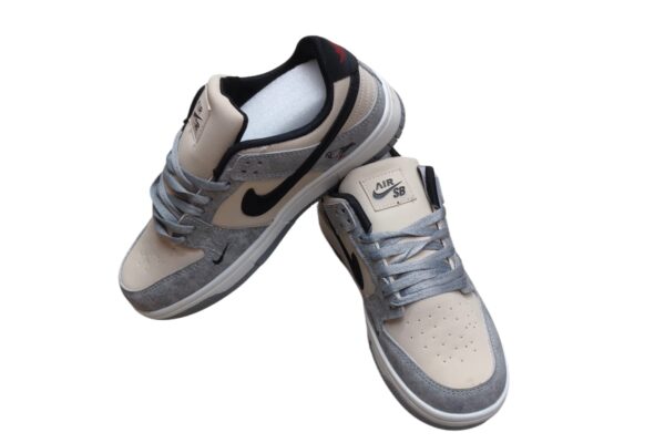 SB Dunk Low “Pigeon” – Beige/Grey Edition - Image 3